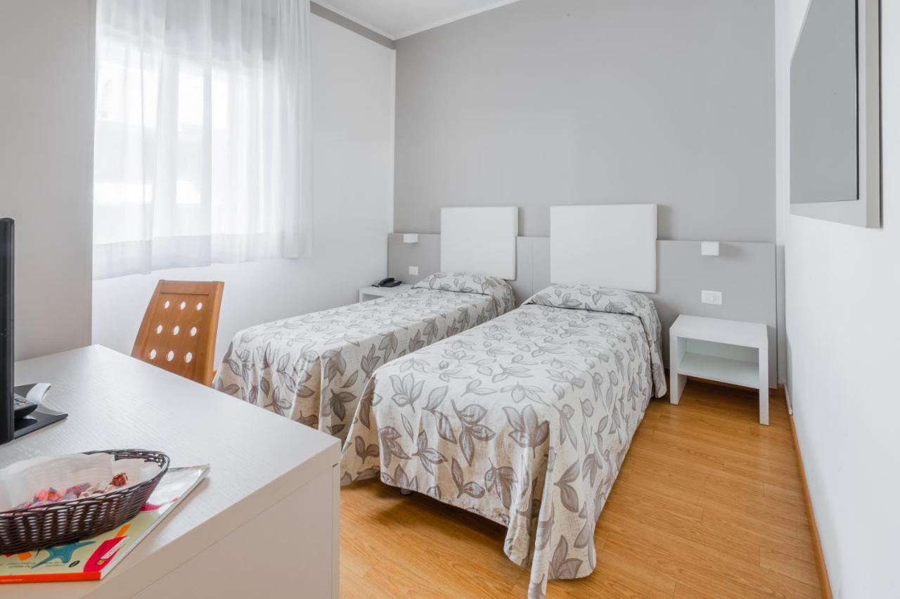 Hotel Del Corso Bibione Kültér fotó
